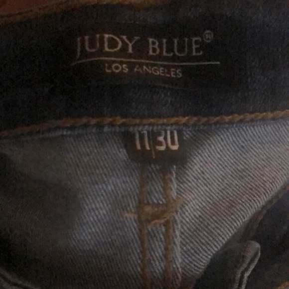 Judy Blue Relaxed Fit Distressed Straight Leg Jean Sz. 11/30 Med Blue Wash - Picture 6 of 8